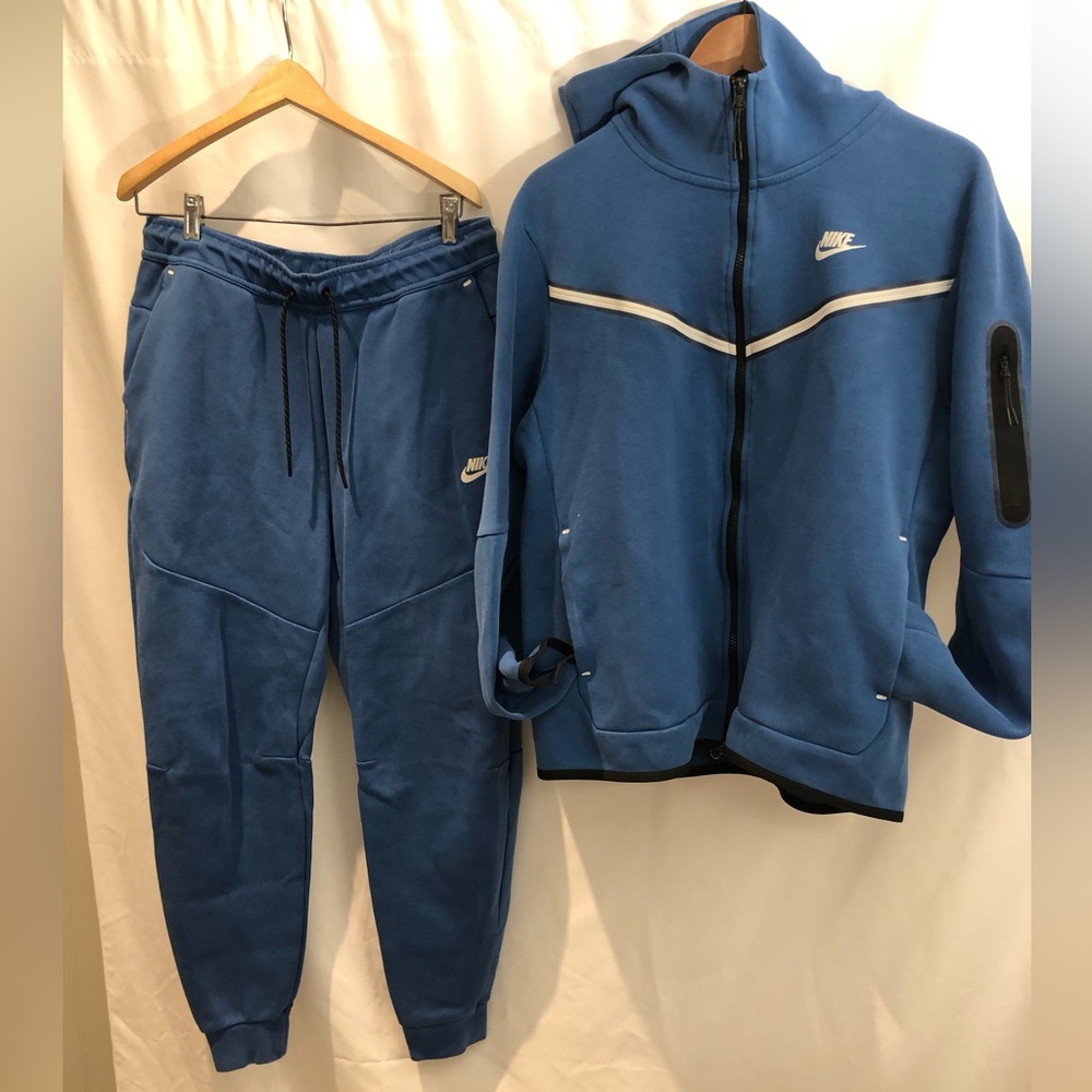 Nike Sportswear Men's Tech Fleece Full Zip Hoodie and pants